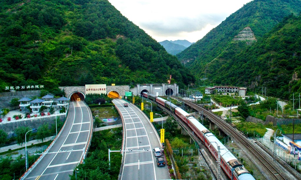 秦岭终南山隧道