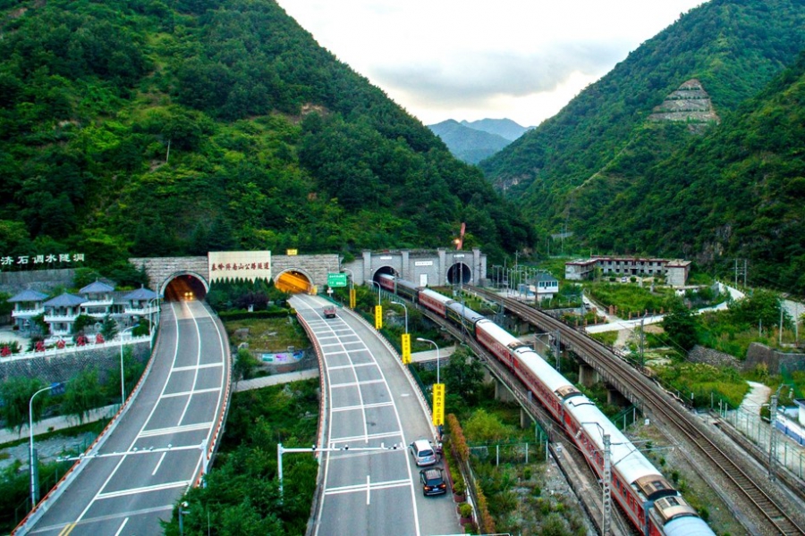 秦岭终南山隧道